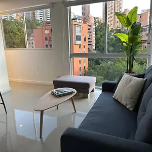 Apartamento Lujoso Apto En El Poblado-panoramica De La Ciudad! 1305, Medellín